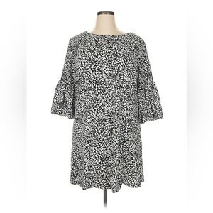 Lapis Black and White Scoop Neck Bell Sleeve Dress